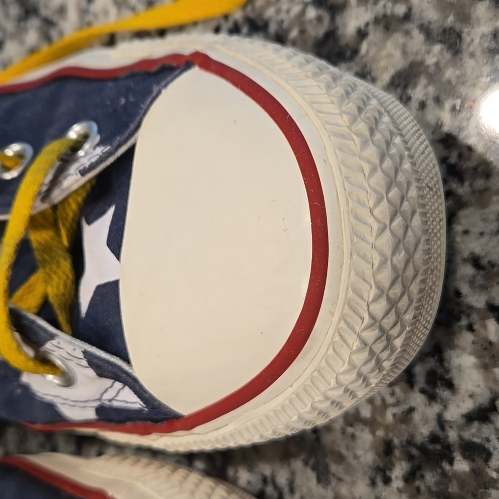 LIMITED EDITION CORALINE Converse Navy and Yellow Star Sneakers - Picture 9 of 16
